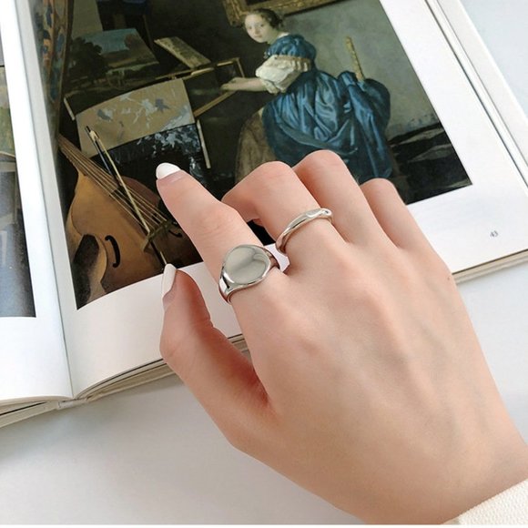 Minimalist 925 Sterling Silver Signet Ring Round Disc Ring (Gold) - Picture 5 of 9